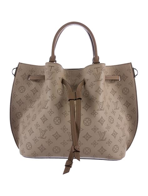 louis vuitton hold everything|louis vuitton mahina.